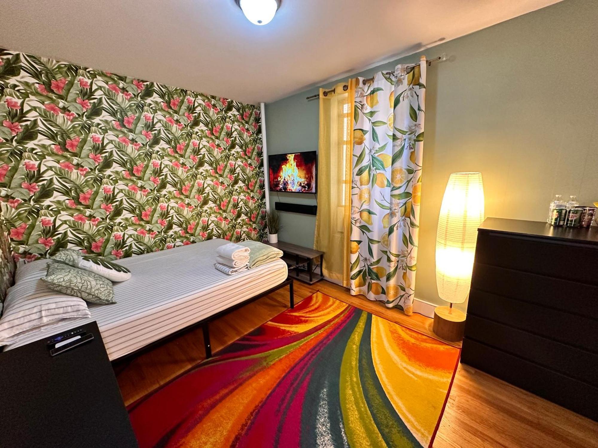 Tropical Comfort Room In Harlem Cozy Stay With Snacks & Style New York Esterno foto