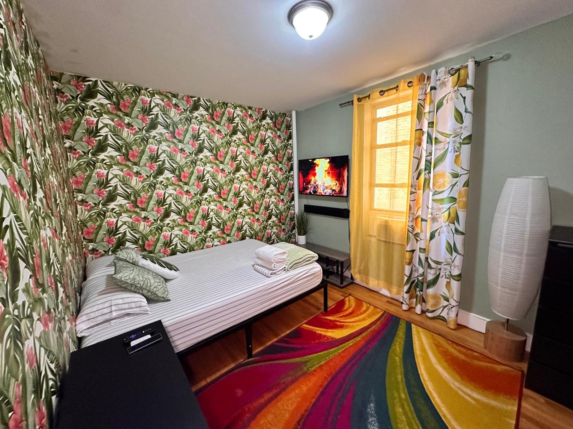 Tropical Comfort Room In Harlem Cozy Stay With Snacks & Style New York Esterno foto
