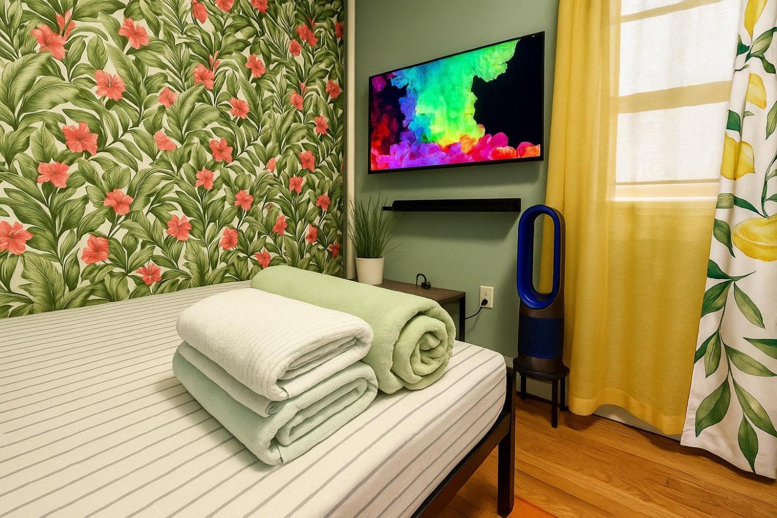 Tropical Comfort Room In Harlem Cozy Stay With Snacks & Style New York Esterno foto